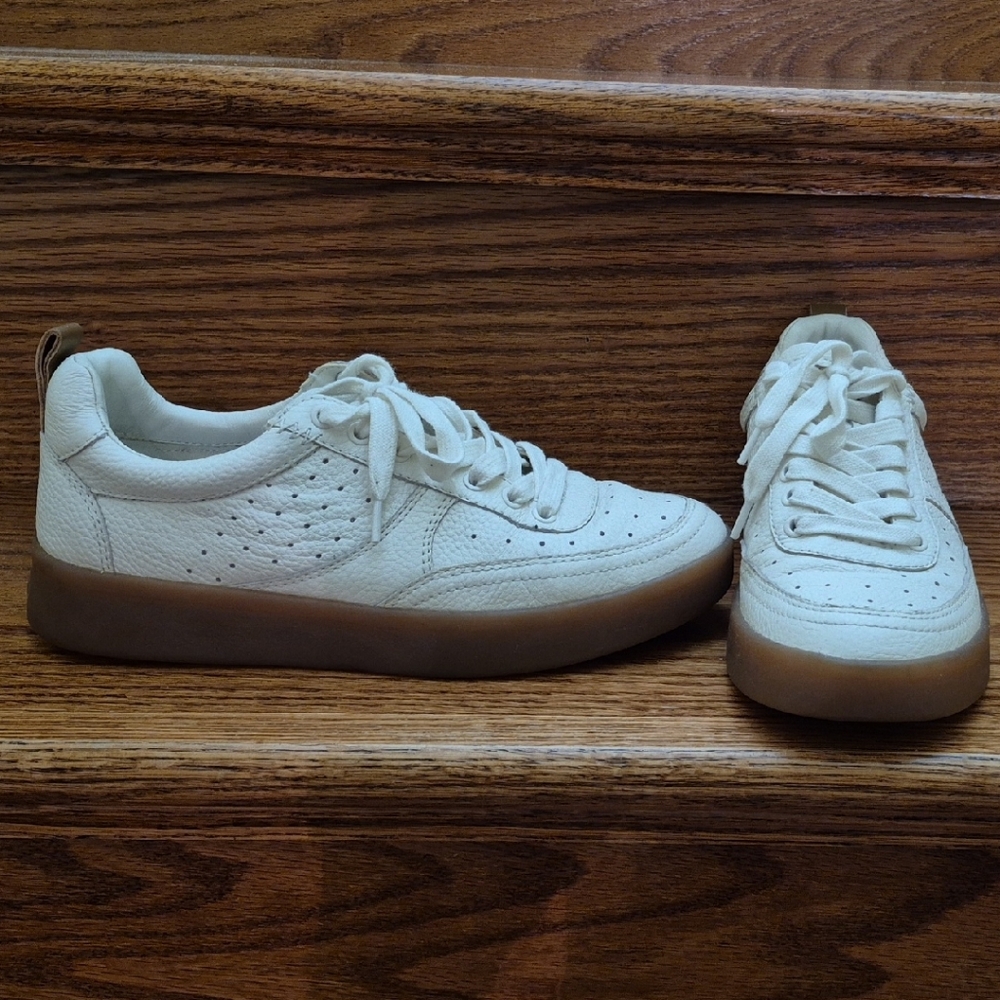 Massimo Dutti Cream Leather Sneakers with Gum Sole